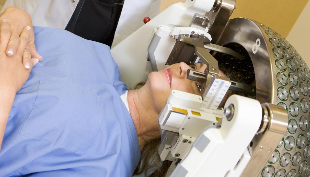 Doctors Unveil Gamma Knife Treatment That Shrinks Brain Tumors Without Traditional Surgery